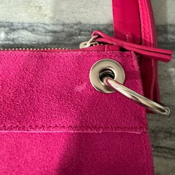 BATH & BODY WORKS‎ | RED SUEDE WRISTLET - Picture 4 of 7